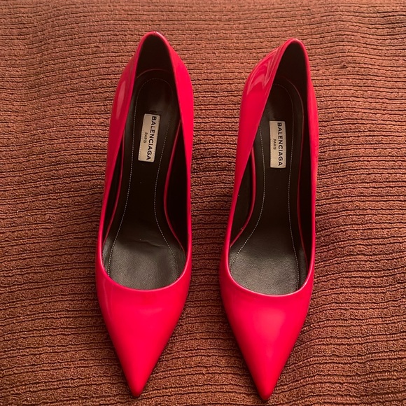 Lightly used authentic Balenciaga red closed toe heels - Picture 1 of 3